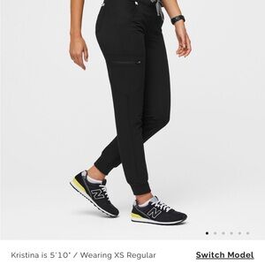 FIGS Zamora Jogger Scrub Pants size Small black